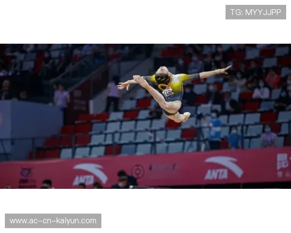 “东安湖赛场：跑酷选手与障碍赛道之间的极限博弈”